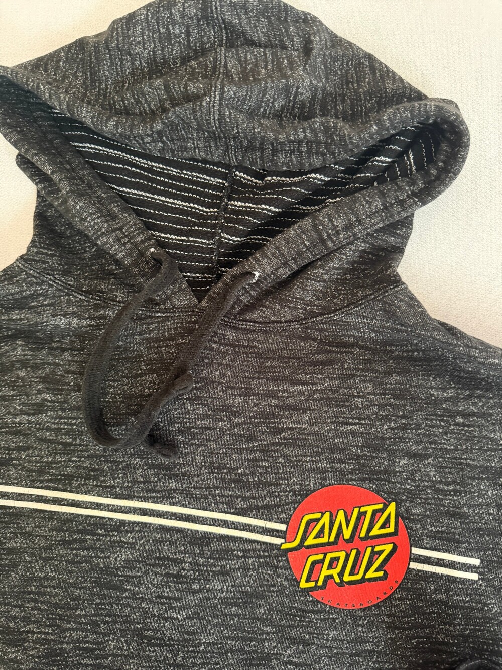 Santa Cruz Dark Skateboards Gray Hoodie Drawstring Kangaroo Pocket Sweatshirt M